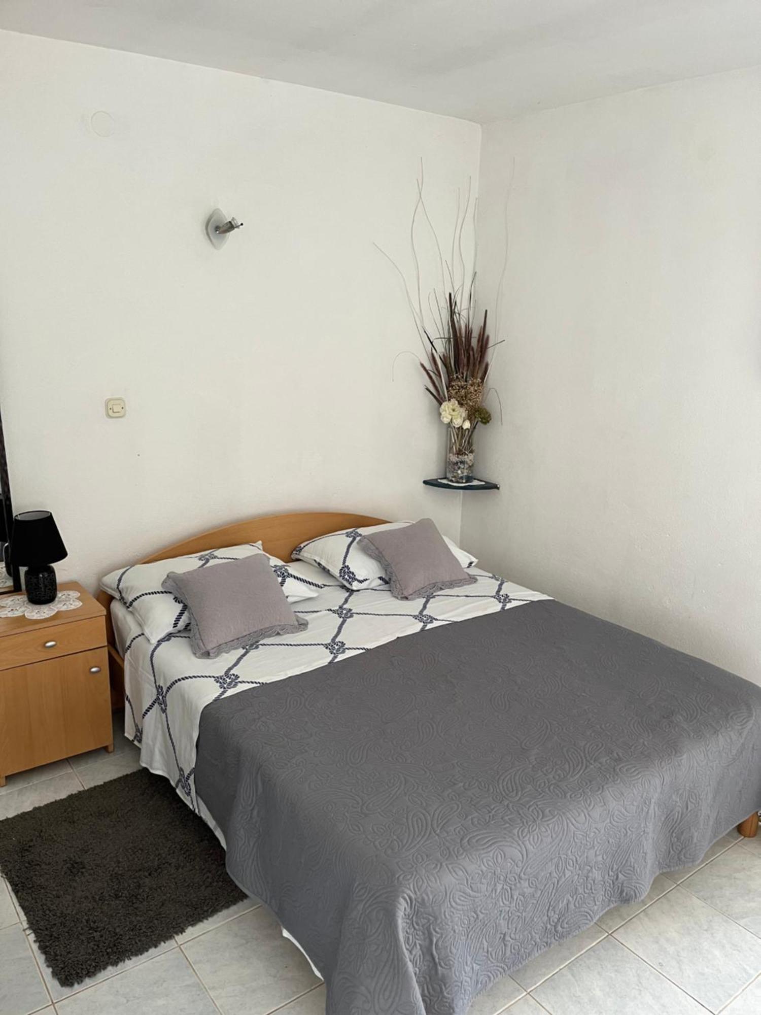Apartments Despotovic Vis Exterior foto